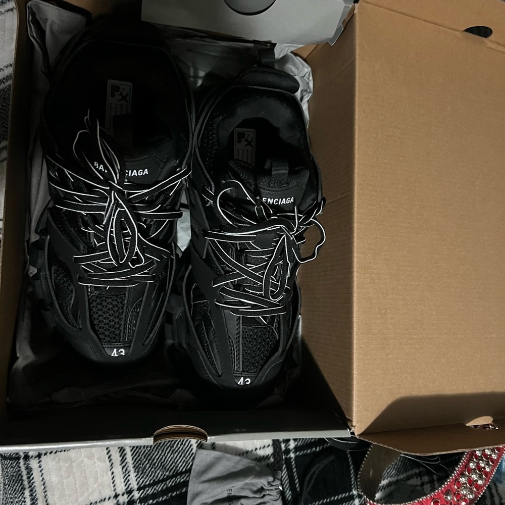 Balenciaga track led